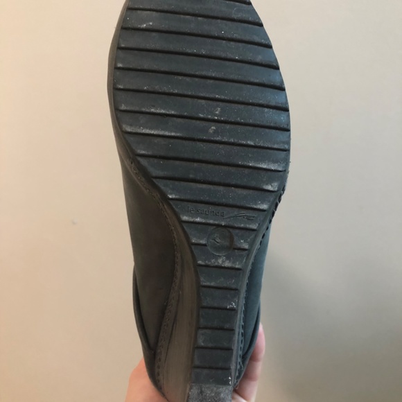 Le Saunda Leather Wedge Booties - Picture 6 of 11